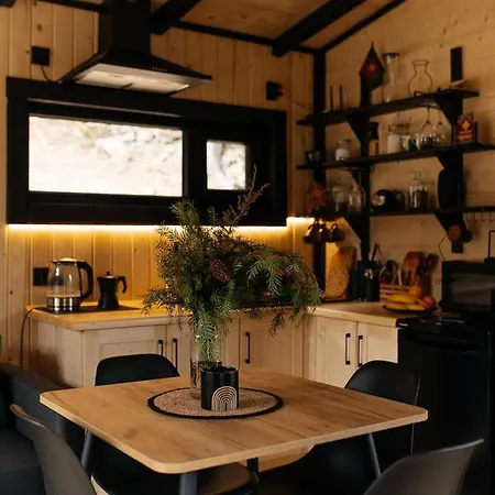 Yo Hill  -  йо хілл  - будинок в горах *